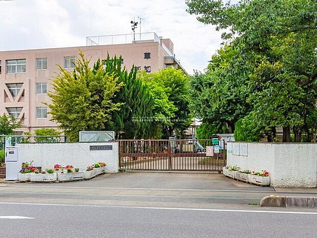 草加市立新栄中学校（約1,700m）