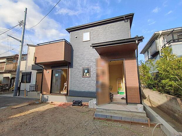 【現地外観写真】耐震等級最高等級の住宅性能評価書はもちろん、長期優良住宅の認定も受けた高性能な住宅です。長く、安心して住んでいただきたい、だからこそ厳しい第三者のチェックをお願いし、お客様に安心を届けます。