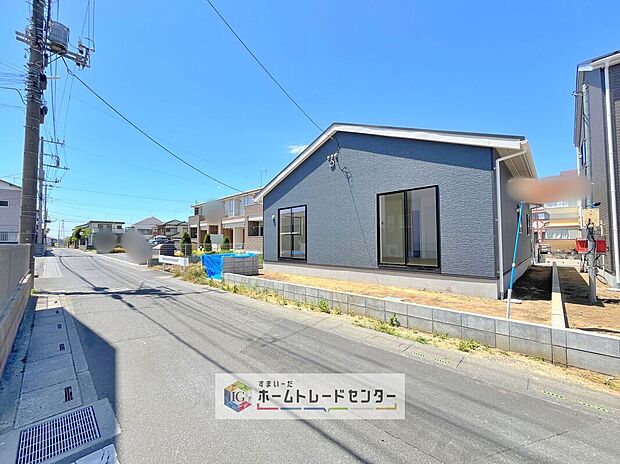 【外観写真】ご覧いただけているように、南道路で南側に日差しを遮るような建物はありません、日当たりは後では買えないものです。しっかりと目で見てご判断いただきたく思います。