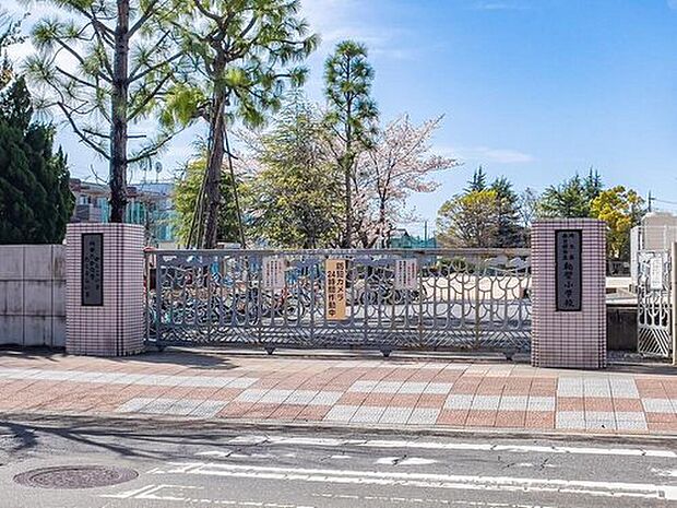 春日部市立粕壁小学校(約910m)