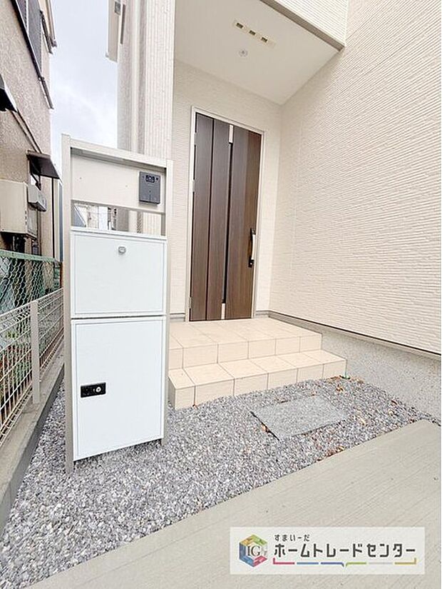 【【宅配BOX】】戸建用の宅配ボックスを設置。通販でのお買い物などお荷物が届く予定があっても時間を気にせず外出できるので大変便利です。