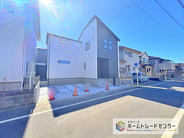 【前面道路含む現地写真】土日のご予約はもちろん、平日やお仕事のお時間に合わせてのご案内も実施しています。まずはお客様のご都合をお伺いさせて頂き、それに合う形で物件のご紹介をさせていただきます。お気軽にお問い合わせください。