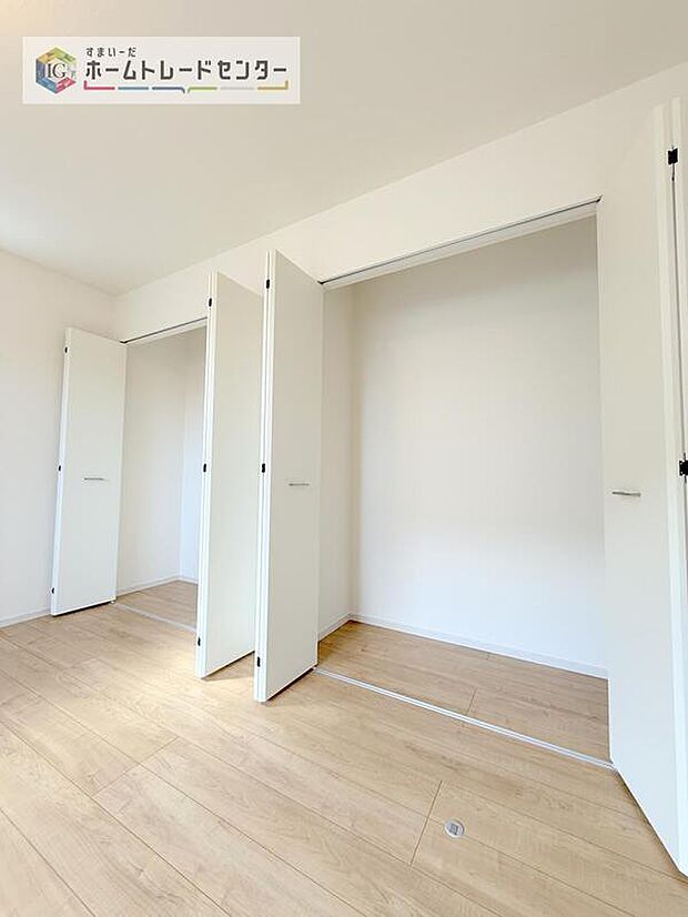 【収納】収納スペースは住宅を探す際には重要なポイントの一つだと思います。そのため少しでも空間が取れるところは可能な限り収納スペースとしたしました。居室をスッキリとお使いいただきたいお客様に大変喜ばれています。