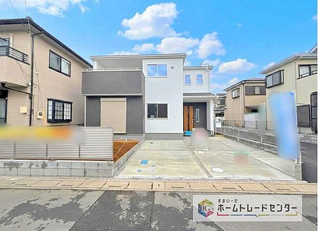 【【カースペース2台】】カースペースが2台分ございますので、家族分の自転車を駐輪したり、急な来客用の駐車スペースとしてもお使いいただけます。