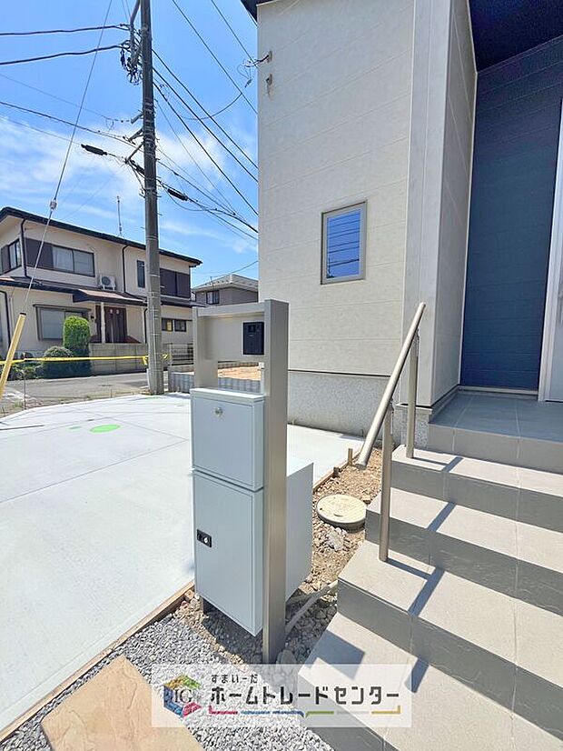 【【宅配BOX】】戸建用の宅配ボックスを設置。通販でのお買い物などお荷物が届く予定があっても時間を気にせず外出できるので大変便利です。


