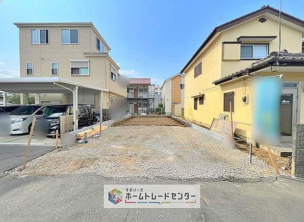【現地外観写真】完成してからは見ることのできない、施工方法や構造をしっかりとご確認いただけるのが、建築中の住宅の大きなメリットです。専門知識を持ったスタッフがご説明させていただきます。お気軽にお問い合わせください。