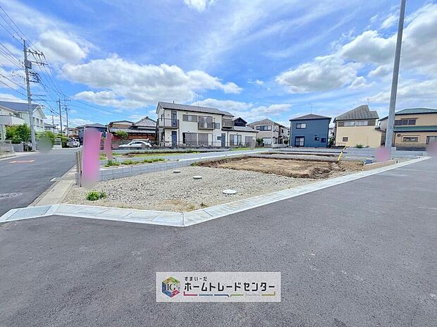 【現地写真】どのような建物が建つか、間取りの広さはどうかなど、気になる点は丁寧にご説明いたします。資料請求やご案内は即日対応いたします。土日や平日、お仕事終わりの時間など、ご都合に合わせてご案内いたします。