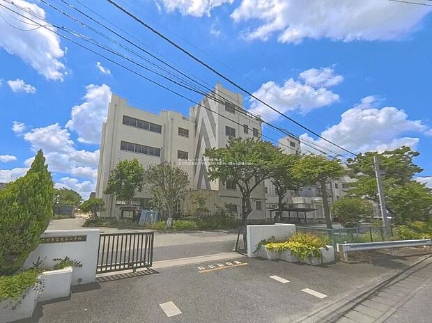  吉川市立北谷小学校（約1,290m）