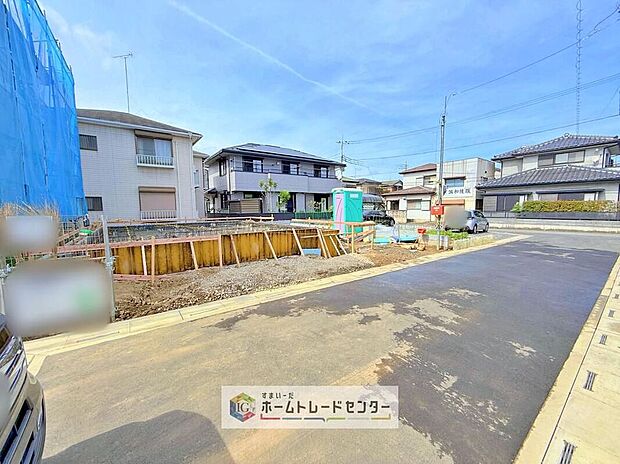 【前面道路含む現地写真】資料請求やご見学は即日対応可能♪陽当りや通風など住みやすさの工夫が満載。資料に載っていない街並みや周辺環境は、ぜひ現地で実際にお確かめください。