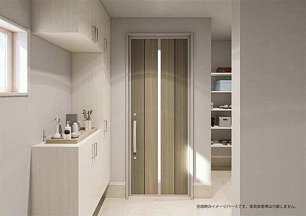 【玄関（完成予想図）】シューズインクロークを備えた収納力のある玄関です。画像はイメージパースであり、実際の仕様・色味等と異なる場合があります。実際のお引き渡しには家具等は含まれません。