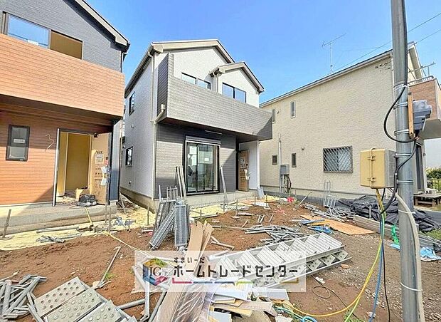 【現地外観写真】爽やかな青空と陽光に包まれる心地よい住空間。ネットでは分からない現地の魅力をぜひご覧ください。人生で大切なお住まいですので、ゆっくりとご見学ください。