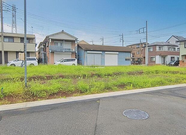 【現地外観写真】資料請求やご案内も即日対応いたします♪同じ施工例の物件見学や、完成イメージプレゼンテーションも承っております。どのような建物が建つか、間取りの広さは？など気になる点を一つ一つご説明させていただきます。