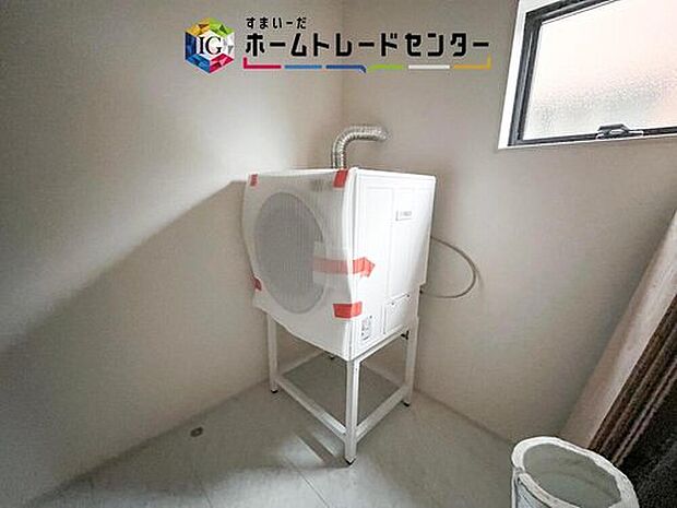 【【ガス衣類乾燥機 乾太くん】】ガス衣類乾燥機の乾太くんなら、洗濯物を外へ干す手間を減らしながら短時間で乾燥まで進められます。雨の日や洗濯量が多い日にも頼れ、家事にかかる時間を短くしたい家庭に便利です。忙しい日にも助かります。