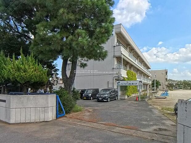 春日部市立南桜井小学校(約2,080m)