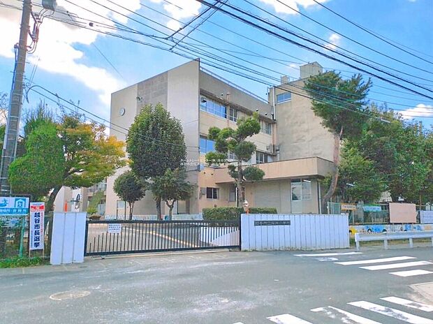 越谷市立桜井小学校(約290m)