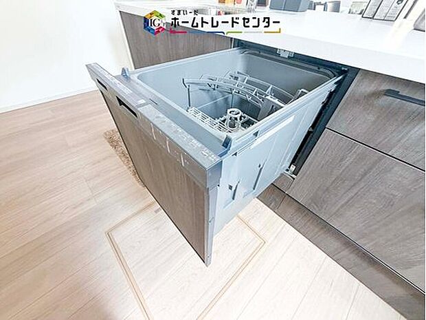 【【食器洗浄乾燥機】】後片付けもラクラクなビルトイン食洗機付き。洗い終わった食器の水切りや乾燥としても便利です。