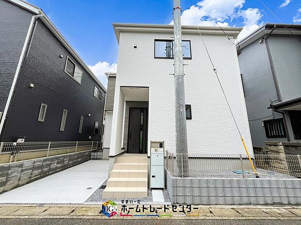 【現地外観写真】爽やかな青空と陽光に包まれる心地よい住空間。ネットでは分からない現地の魅力をぜひご覧ください。人生で大切なお住まいですので、ゆっくりとご見学ください。
