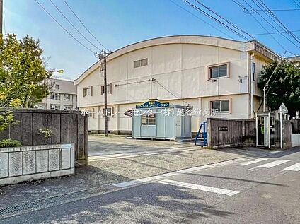 草加市立八幡北小学校 550m(徒歩7分)