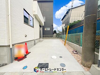 【敷地内駐車場】