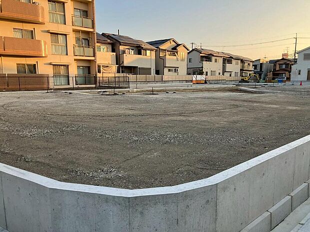 【現地土地写真】
阪急京都線「桂」駅まで徒歩10分～11分、「洛西口」駅まで徒歩17分～18分。2駅利用可能で、通勤・通学・お出掛けに便利な立地です。/2026年1月撮影