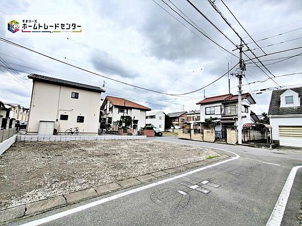 開放感ある角地ならではの現地の雰囲気をご覧いただけます。前面道路や周辺環境、建物計画についても丁寧にご説明いたします。お気軽にお問い合わせください。現地（2026年6月）撮影。