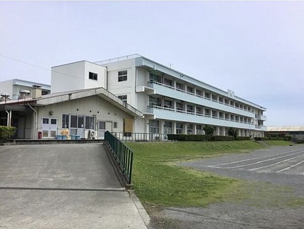 高崎市立倉賀野中学校（約1,070m）