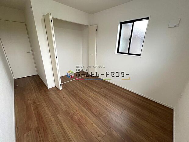 【リビング以外の居室】◆風通しも良く、陽当たりもたっぷり確保した部屋になっています♪