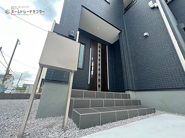 【玄関】１０号棟