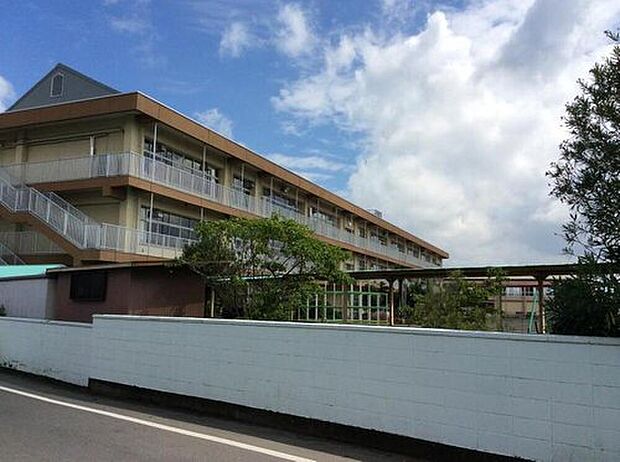 藤岡市立美九里東小学校（約1,400m）