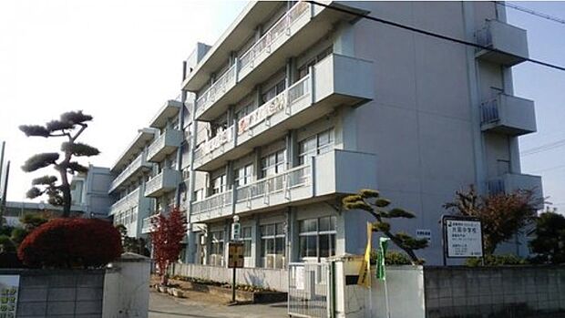 高崎市立片岡中学校（約850m）