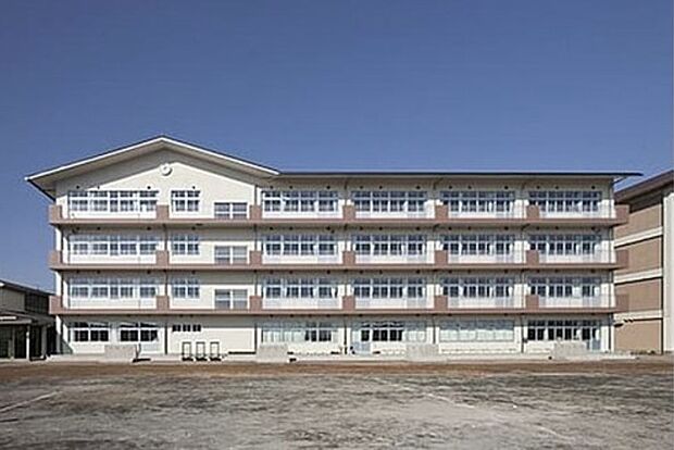 高崎市立中尾中学校（約1,700m）