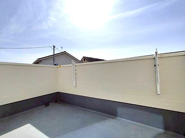 【バルコニー】◆日差したっぷりのバルコニー♪