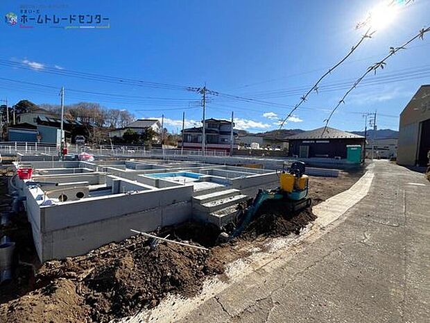 【前面道路含む現地写真】◆休日にご家族揃ってご見学はいかがでしょうか♪実際の現地を見てみると図面などではわからない、新たな発見もありますのでまずはお気軽にお問い合わせください！