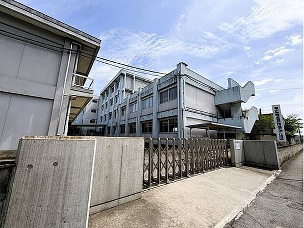 高崎市立片岡中学校(約1,000m)