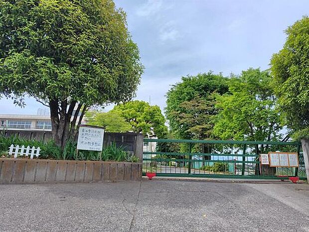渋川市立豊秋小学校(約350m)