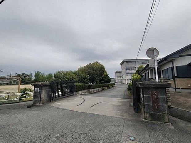 渋川市立渋川中学校(約850m)
