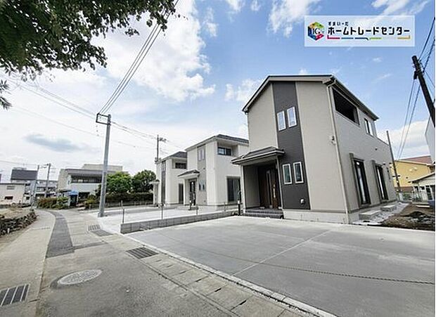 【前面道路含む現地写真】◆C号棟
毎日の出し入れも楽々!運転が苦手な方も安心のゆとりあるカースペース。