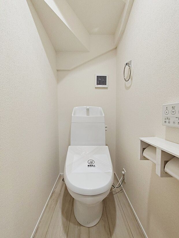 【【24時間換気システム】】新鮮な空気を取り込むことはもちろん、ハウスダストやダニ、カビ、アレルゲン、湿気も排気できるため、健康な暮らしを保てます。