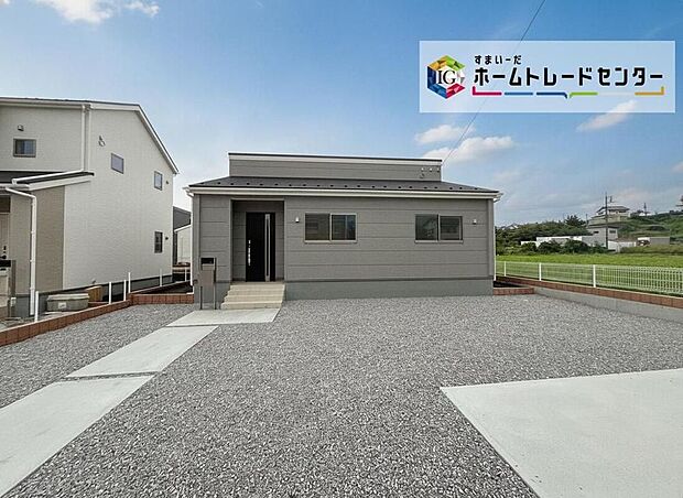 【現地外観写真】8号棟◆自然を感じられる穏やかな環境と、暮らしの利便性を兼ね備えた住まい。通勤・通学やお買い物にも便利で、ゆとりある毎日を叶えます。