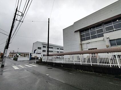 玉村町立南中学校 2000m(徒歩25分)