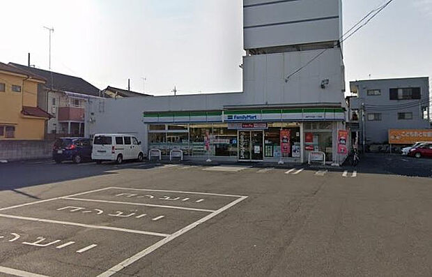 ファミリーマート坂戸千代田一丁目店(約332m)