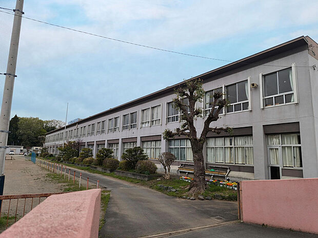 川角中学校（約1,139m）