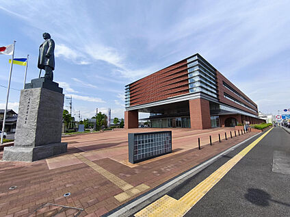 深谷市役所 1609m