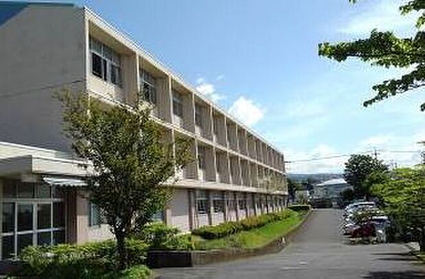 大富士中学校（約1,550m）