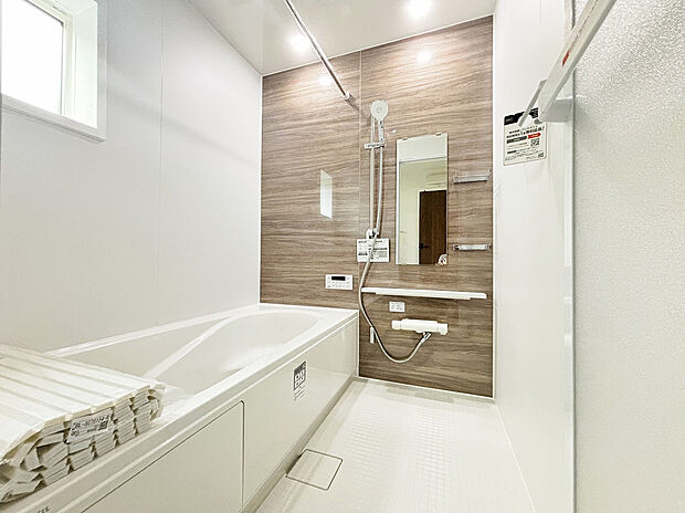 【【設備】浴室乾燥機】雨の日や冬場のお洗濯に嬉しい装備。濯物を乾かすだけでなく、入浴度に換気機能で湿気を排出できるためカビの防止にもなります。