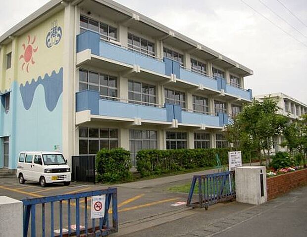 港小学校（約450m）