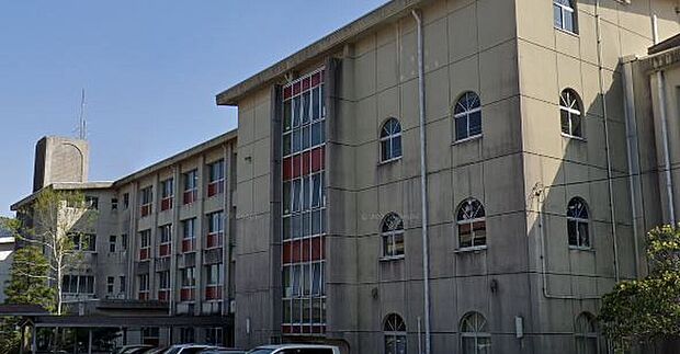 御殿場南小学校（約250m）