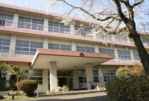 富士宮第二中学校（約722m）