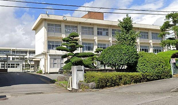 裾野西中学校（約1,050m）