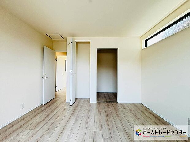 【☆BedRoom☆】A号棟～主寝室～
7.25帖主寝室はウォークインクローゼット収納となります。開放的なバルコニー直結のお部屋は南向きなのでお日様の光をたっぷり取り込んで目覚めのいい朝を迎えられます♪
